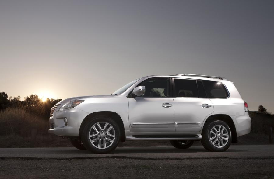  Lexus LX570 2012 года  (фото 34 из 53)
